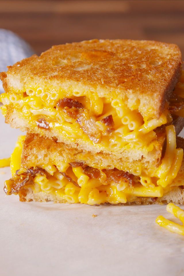 Grilled Mac And Cheese Sandwich