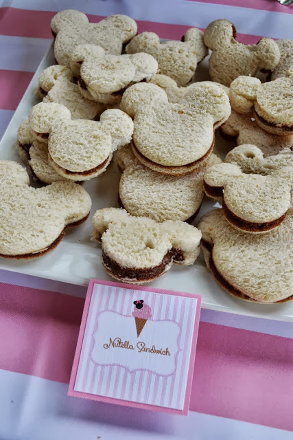 Minnie Mouse Shape Sandwiches