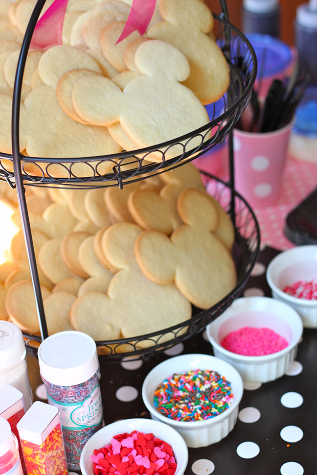 Decorate Minnie Cookies