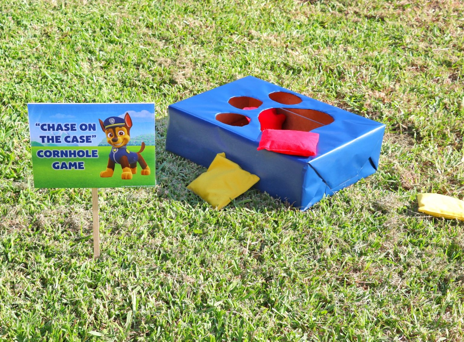 Paw Print Cornhole